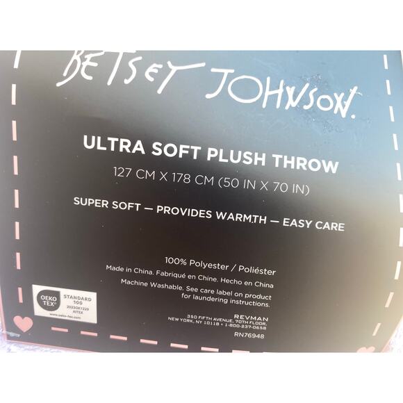 Betsey Johnson Pink Skull Throw Blanket 50x70 Soft Cozy - Picture 3 of 5